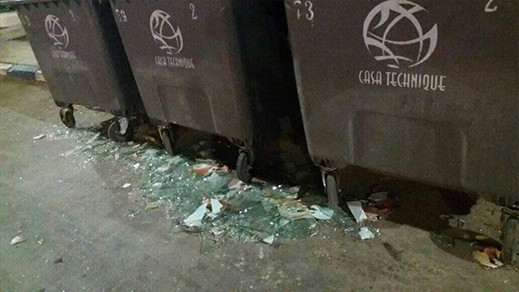 مواطنون بالناظور يعرضون حياة عمال النظافة للخطر بإلقاء الزجاج في حاويات القمامة