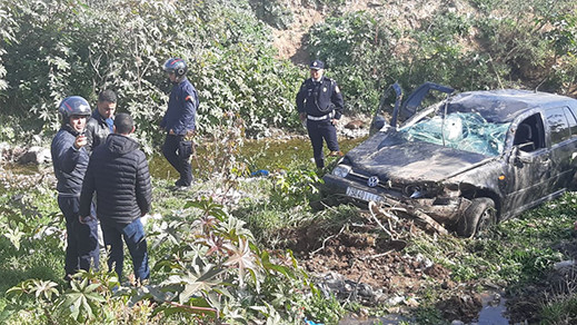 الناظور.. إنقلاب سيارة وفرار سائقها بعد أن تسبب في حادث تصادم مع سيارة أجرة الناظور.. إنقلاب سيارة وفرار سائقها بعد أن تسبب في حادث تصادم مع سيارة أجرة