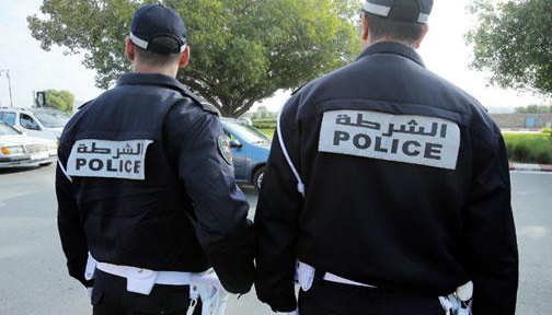 توقيف "بوليسي سكران" هدد مواطنا بسلاحه الوظيفي توقيف "بوليسي سكران" هدد مواطنا بسلاحه الوظيفي