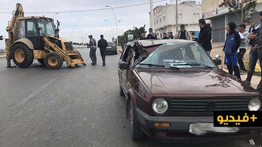 سلوان.. تجاوز معيب تسبب في حادث تصادم قوي بين سيارة خفيفة وجرافة سلوان.. تجاوز معيب تسبب في حادث تصادم قوي بين سيارة خفيفة وجرافة