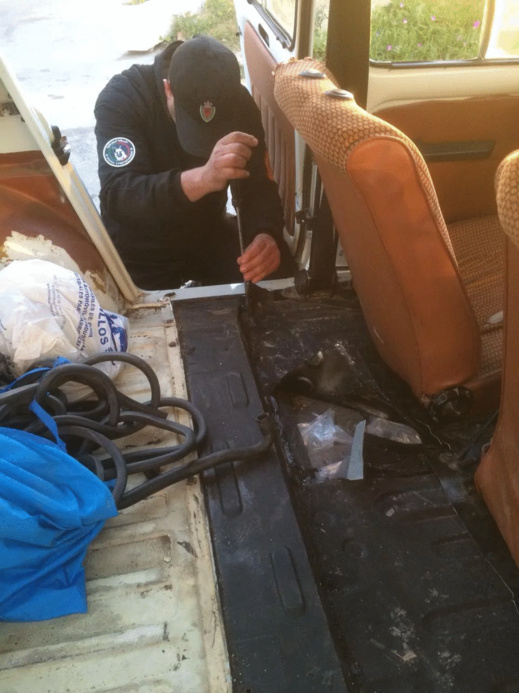 بالصور.. الكلاب البولسية تحبط محاولة تهريب 72 كيلوغرام من مخدر الشيرا بالصور.. الكلاب البولسية تحبط محاولة تهريب 72 كيلوغرام من مخدر الشيرا