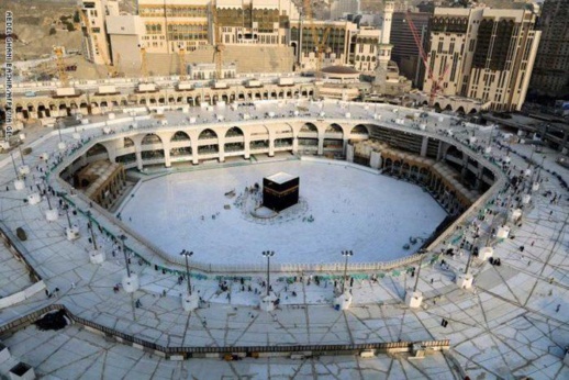 اعادة فتح الحرمين بعد عملية تعقيمهما