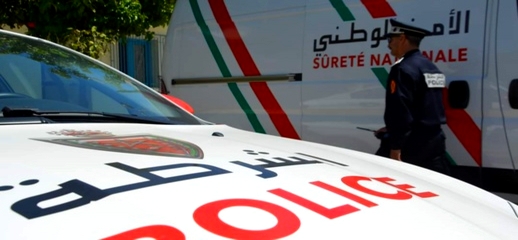 نصب على عدد من تجار الناظور.. أمن طنجة يعتقل مبحوثا عنه بتهم النصب والاحتيال وإصدار شيكات بدون رصيد نصب على عدد من تجار الناظور.. أمن طنجة يعتقل مبحوثا عنه بتهم النصب والاحتيال وإصدار شيكات بدون رصيد