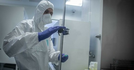 السلطات الفرنسية تعلن وفاة 48 شخصا وتسجيل 2281 إصابة بفيروس كورونا السلطات الفرنسية تعلن وفاة 48 شخصا وتسجيل 2281 إصابة بفيروس كورونا