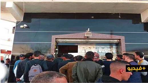 بالفيديو.. استنفار أمني موسع بـ"ميضار أعزيب" بعد سرقة محل للمجوهرات والاستيلاء على الحلي بالفيديو.. استنفار أمني موسع بـ"ميضار أعزيب" بعد سرقة محل للمجوهرات والاستيلاء على الحلي