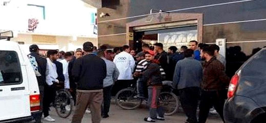 خاص: منفذو عملية السطو على محل للمجوهرات بميضار لا زالوا في حالة فرار والسيارة عثر عليها محروقة خاص: منفذو عملية السطو على محل للمجوهرات بميضار لا زالوا في حالة فرار والسيارة عثر عليها محروقة