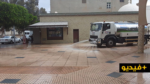 تعقيم وتطهير شوارع وساحات أزغنغان للوقاية من انتشار فيروس كورونا تعقيم وتطهير شوارع وساحات أزغنغان للوقاية من انتشار فيروس كورونا