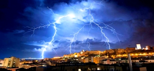 نشرة خاصة من المستوى البرتقالي.. زخات رعدية متوقعة بهذه المناطق بالمغرب نشرة خاصة من المستوى البرتقالي.. زخات رعدية متوقعة بهذه المناطق بالمغرب