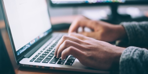 شركات الاتصالات تعمم مجانية الانترنت لتمكين التلاميذ من متابعة دروسهم