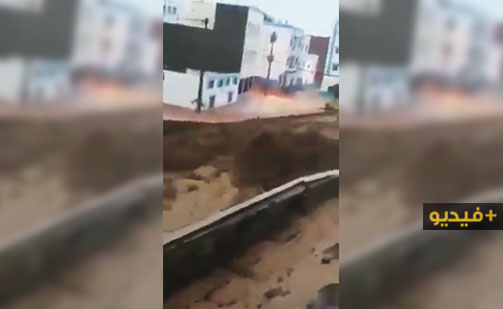 سيول جارفة وانهيار صخري يتسبب في انقطاع الطريق بين تطوان والحسيمة