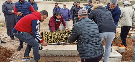 تشييع جنازة الزميل "حمادي مرسق" في جو استثنائي بمقبرة الناظور 