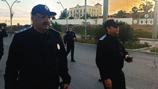 رئيس المنطقة الأمنية بالناظور يشرف على عملية إحترام حالة الطوارئ رئيس المنطقة الأمنية بالناظور يشرف على عملية إحترام حالة الطوارئ