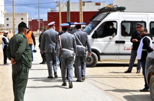 بقا فداركم.. عناصر الدرك الملكي بالدريوش تضرب بقوة وتعتقل عشرات المخالفين لحالة الطوارئ الصحية بقا فداركم.. عناصر الدرك الملكي بالدريوش تضرب بقوة وتعتقل عشرات المخالفين لحالة الطوارئ الصحية