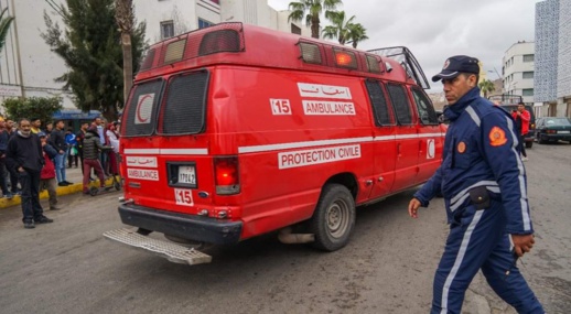 نقل شخص أغمي عليه في الشارع العام إلى الحجر الصحي بالناظور نقل شخص أغمي عليه في الشارع العام إلى الحجر الصحي بالناظور