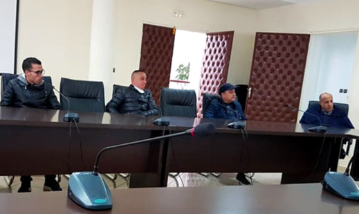 لمواجهة وباء كورونا.. جماعة الدريوش تخصص 42 مليون سنتيم لدعم الأسر المتضررة وإيواء المشردين لمواجهة وباء كورونا.. جماعة الدريوش تخصص 42 مليون سنتيم لدعم الأسر المتضررة وإيواء المشردين