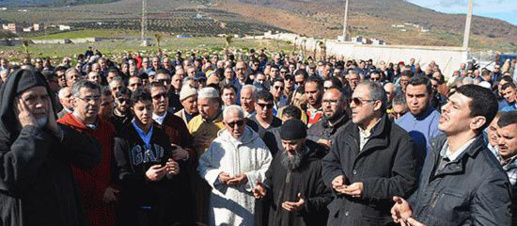 هذه حقيقة صور تروج على أنها لجنازة حضرها شخصين تأكدت إصابتهما بفيروس كورونا في الناظور هذه حقيقة صور تروج على أنها لجنازة حضرها شخصين تأكدت إصابتهما بفيروس كورونا في الناظور