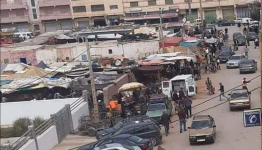 تجمعات بشرية بالعروي تهدد حالة الطوارئ الصحية تجمعات بشرية بالعروي تهدد حالة الطوارئ الصحية