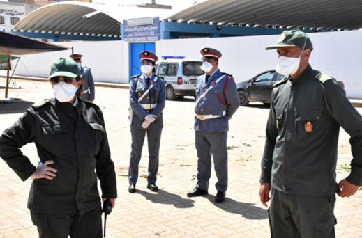 شاهدوا.. قايدات ونساء الدرك الملكي يساهمن في تحسيس المواطنين وتنزيل حالة الطوارئ الصحية بالدريوش شاهدوا.. قايدات ونساء الدرك الملكي يساهمن في تحسيس المواطنين وتنزيل حالة الطوارئ الصحية بالدريوش