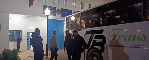 تزويد السجناء المستفيدين من العفو الملكي بنموذج اتصال ووصفة طبية لتمكينهم من استمرارية الرعاية الطبية بعد الإفراج عنهم تزويد السجناء المستفيدين من العفو الملكي بنموذج اتصال ووصفة طبية لتمكينهم من استمرارية الرعاية الطبية بعد الإفراج عنهم