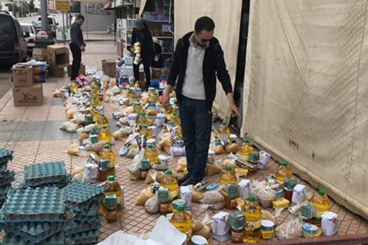 سلطات الناظور تشرف عن توزيع قفف بمساعدة الجمعيات الجادة بالإقليم وسياسيين يحاولون استغلال الأمر سلطات الناظور تشرف عن توزيع قفف بمساعدة الجمعيات الجادة بالإقليم وسياسيين يحاولون استغلال الأمر