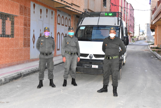 بالفيديو.. سلطات مدينة بن الطيب تواصل حملات الاعتقال المخالفة لقانون الطوارئ بعد الساعة السادسة مساءا بالفيديو.. سلطات مدينة بن الطيب تواصل حملات الاعتقال المخالفة لقانون الطوارئ بعد الساعة السادسة مساءا