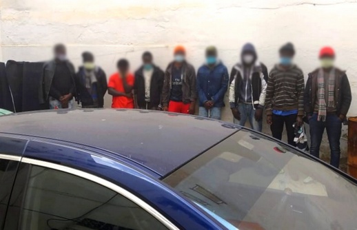 الدريوش.. تفكيك شبكة للهجرة السرية وتوقيف 9 مهاجرين سريين قدموا من الدار البيضاء بسد للمراقبة الدريوش.. تفكيك شبكة للهجرة السرية وتوقيف 9 مهاجرين سريين قدموا من الدار البيضاء بسد للمراقبة