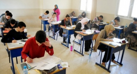 وزير التربية الوطنية ينفي الأخبار المتداولة حول إجراء الإمتحانات وزير التربية الوطنية ينفي الأخبار المتداولة حول إجراء الإمتحانات