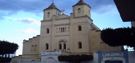 كنيسة "سانتياغو" بالناظور.. معلمة القيم الإنسانية ومنبع رسائل التعايش وحوار الأديان السماوية كنيسة "سانتياغو" بالناظور.. معلمة القيم الإنسانية ومنبع رسائل التعايش وحوار الأديان السماوية