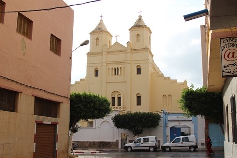 كنيسة "سانتياغو" بالناظور.. معلمة القيم الإنسانية ومنبع رسائل التعايش وحوار الأديان السماوية كنيسة "سانتياغو" بالناظور.. معلمة القيم الإنسانية ومنبع رسائل التعايش وحوار الأديان السماوية