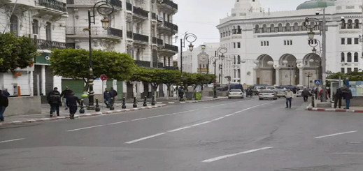 شاهدوا.. في أول يوم من رفع الحجر الصحي.. الفرنسيون يعودون للحياة الطبيعية بحذر