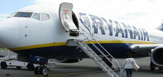 فرنسا تعطي الضوء الأخضر لمواطنيها لإجراء حجوزاتهم للعطل الصيفية فرنسا تعطي الضوء الأخضر لمواطنيها لإجراء حجوزاتهم للعطل الصيفية