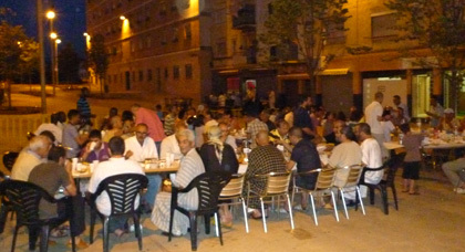 الجالية المغربية المقيمة بمانيو برشلونة تنظم أمسية دينية رمضانية الجالية المغربية المقيمة بمانيو برشلونة تنظم أمسية دينية رمضانية