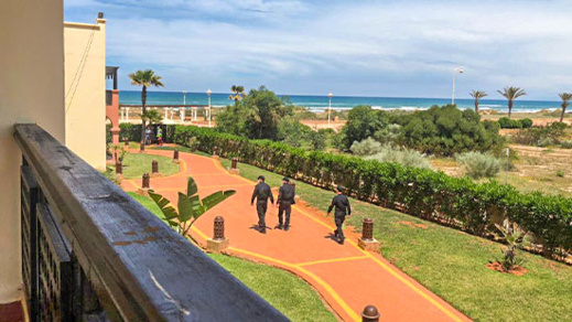 تشديد المراقبة الأمنية على منتجع السعيدية بعد إصابة عائد من مليلية بكورونا تشديد المراقبة الأمنية على منتجع السعيدية بعد إصابة عائد من مليلية بكورونا