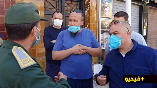 تجار الملابس التقليدية بقيسارية الناظور يطالبون بالمساواة في افتتاح المحلات تجار الملابس التقليدية بقيسارية الناظور يطالبون بالمساواة في افتتاح المحلات