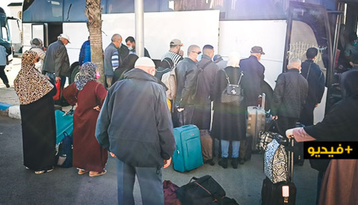 شاهدوا.. حافلات تنقل 120 مهاجر مغربي من الناظور إلى الدار البيضاء لإعادتهم إلى هولندا شاهدوا.. حافلات تنقل 120 مهاجر مغربي من الناظور إلى الدار البيضاء لإعادتهم إلى هولندا