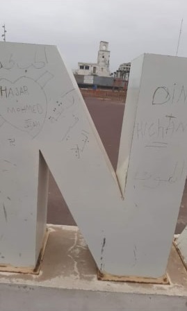 وكالة مارتشيكا تعيد صباغة "لوغو الناظور" بعد تخريبه من طرف مجهولين وكالة مارتشيكا تعيد صباغة "لوغو الناظور" بعد تخريبه من طرف مجهولين