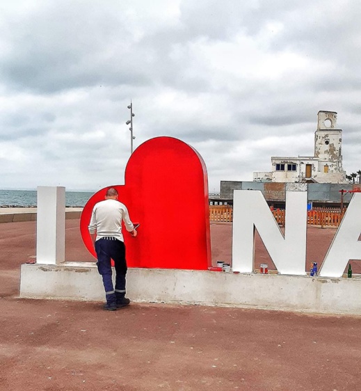 وكالة مارتشيكا تعيد صباغة "لوغو الناظور" بعد تخريبه من طرف مجهولين وكالة مارتشيكا تعيد صباغة "لوغو الناظور" بعد تخريبه من طرف مجهولين