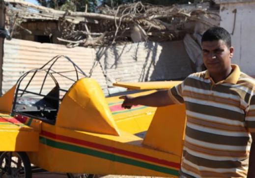 طائرة برشيد مجرد مجسم لطائرة ولا يمكنه الاقلاع طائرة برشيد مجرد مجسم لطائرة ولا يمكنه الاقلاع