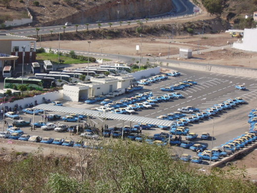 ساكنة الحسيمة تتنفس الصعداء بعد انتقال الطاكسيات الى كالابونيطا ساكنة الحسيمة تتنفس الصعداء بعد انتقال الطاكسيات الى كالابونيطا