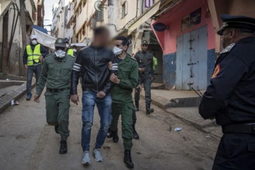 بتعليمات من الداخلية.. السلطات تعتقل مئات المستفيدين من دعم كورونا قدّموا معلومات مغلوطة بتعليمات من الداخلية.. السلطات تعتقل مئات المستفيدين من دعم كورونا قدّموا معلومات مغلوطة