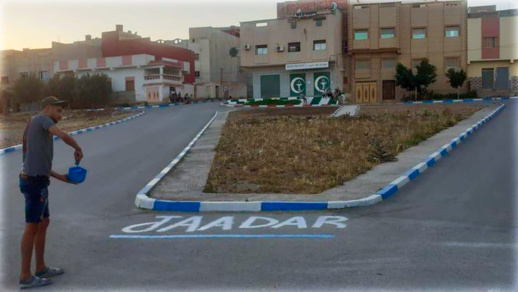 بالصور.. شباب بحي جعدار يتطوعون لتزيين حيهم وسط حالة الطوارئ بالصور.. شباب بحي جعدار يتطوعون لتزيين حيهم وسط حالة الطوارئ