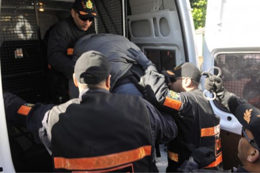 اعتقال ثلاثة أشخاص بوجدة وبحوزتهم كمية مهمة من المخدرات اعتقال ثلاثة أشخاص بوجدة وبحوزتهم كمية مهمة من المخدرات