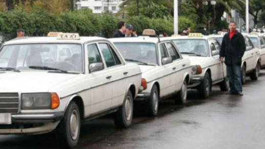 ابتداء من الخميس.. سيارات الأجرة الكبيرة تبدأ في نقل ساكنة الناظور والدريوش نحو أقاليم جهة الشرق ابتداء من الخميس.. سيارات الأجرة الكبيرة تبدأ في نقل ساكنة الناظور والدريوش نحو أقاليم جهة الشرق