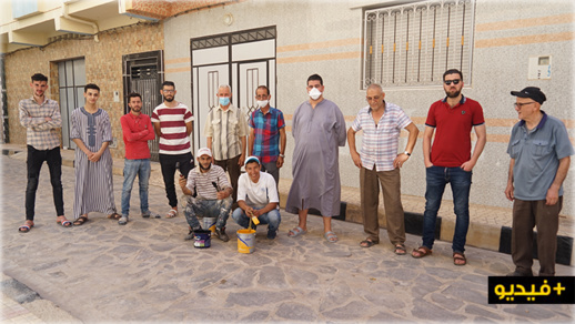 شاهدوا.. أبناء وقاطني حي لعراصي بالناظور يقودون حملة واسعة لتزيين وصباغة الحي شاهدوا.. أبناء وقاطني حي لعراصي بالناظور يقودون حملة واسعة لتزيين وصباغة الحي