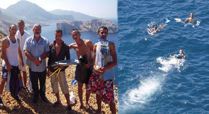 شباب من الناظور والحسيمة يقتحمون جزيرة ليلى المحتلة ويرفعون العلم المغربي فوقها شباب من الناظور والحسيمة يقتحمون جزيرة ليلى المحتلة ويرفعون العلم المغربي فوقها