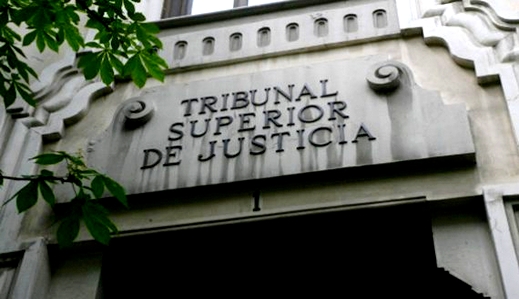 القضاء الإسباني يدين شابا مغربيا بالسجن 6 سنوات والإنذار بالطرد بعد محاولته الاعتداء على قاصر القضاء الإسباني يدين شابا مغربيا بالسجن 6 سنوات والإنذار بالطرد بعد محاولته الاعتداء على قاصر