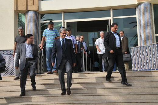 أول أمير مغربي يدخل المحكمة.. مولاي هشام: جيت للقضاء باش ينصفني أول أمير مغربي يدخل المحكمة.. مولاي هشام: جيت للقضاء باش ينصفني