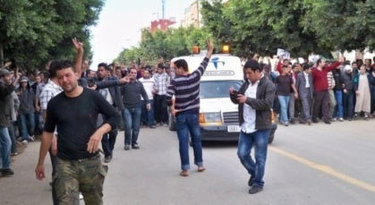 السلطات تودع قاتل كمال الحساني بزنزانة واحدة رفقة معتقلي 20 فبراير بالحسيمة السلطات تودع قاتل كمال الحساني بزنزانة واحدة رفقة معتقلي 20 فبراير بالحسيمة