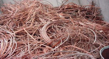 حجز شاحنة محملة بـ18 طنا من النحاس ببركان حجز شاحنة محملة بـ18 طنا من النحاس ببركان