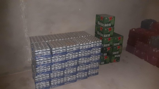 الدرك الملكي بسلوان يضع يده على أزيد من 4 آلاف قنينة من الخمر والفودكا الدرك الملكي بسلوان يضع يده على أزيد من 4 آلاف قنينة من الخمر والفودكا